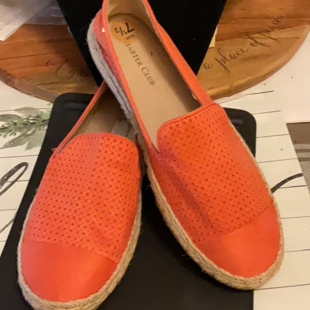 LAST PAIR Macy’s Charter Club Coral Espadrilles New Size 10.5 Retail $79